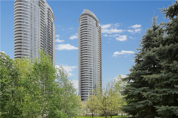 125 Village Green Sq