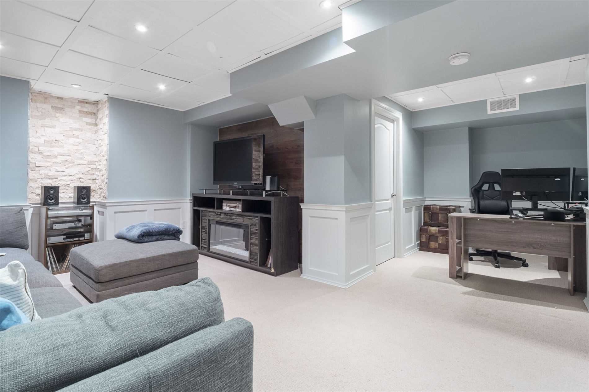160 Harbourside Drive