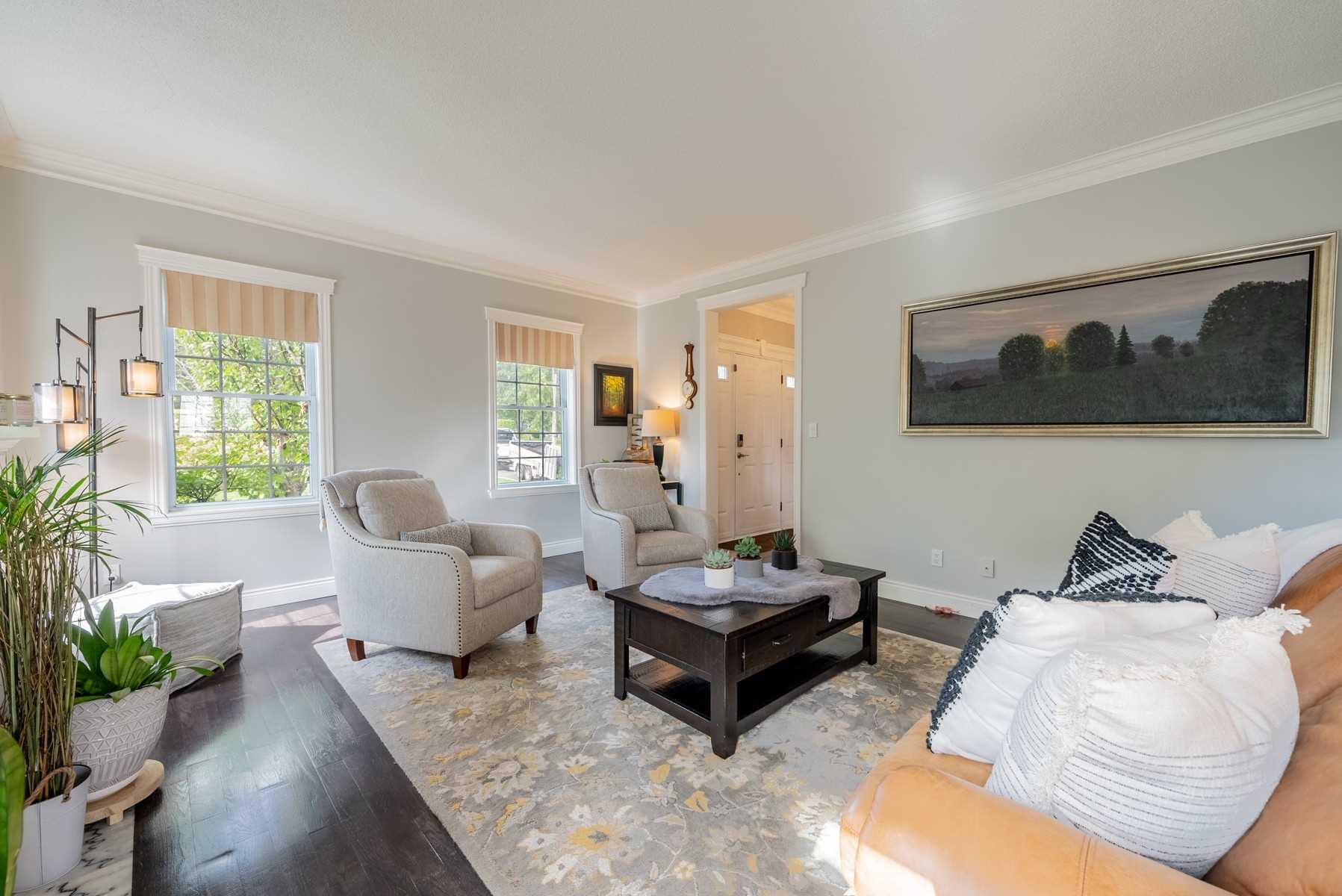 93 Raglan Rd W