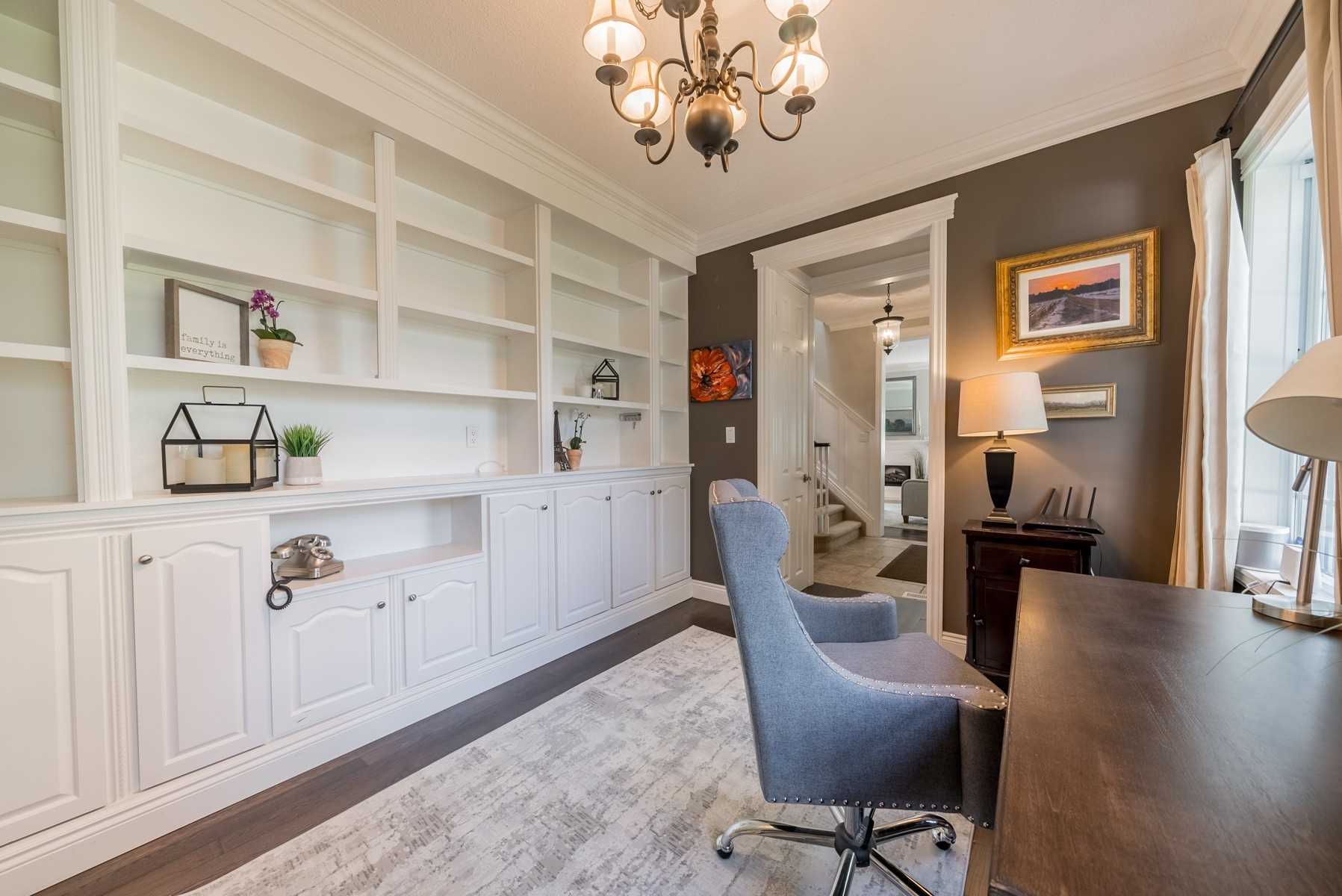 93 Raglan Rd W