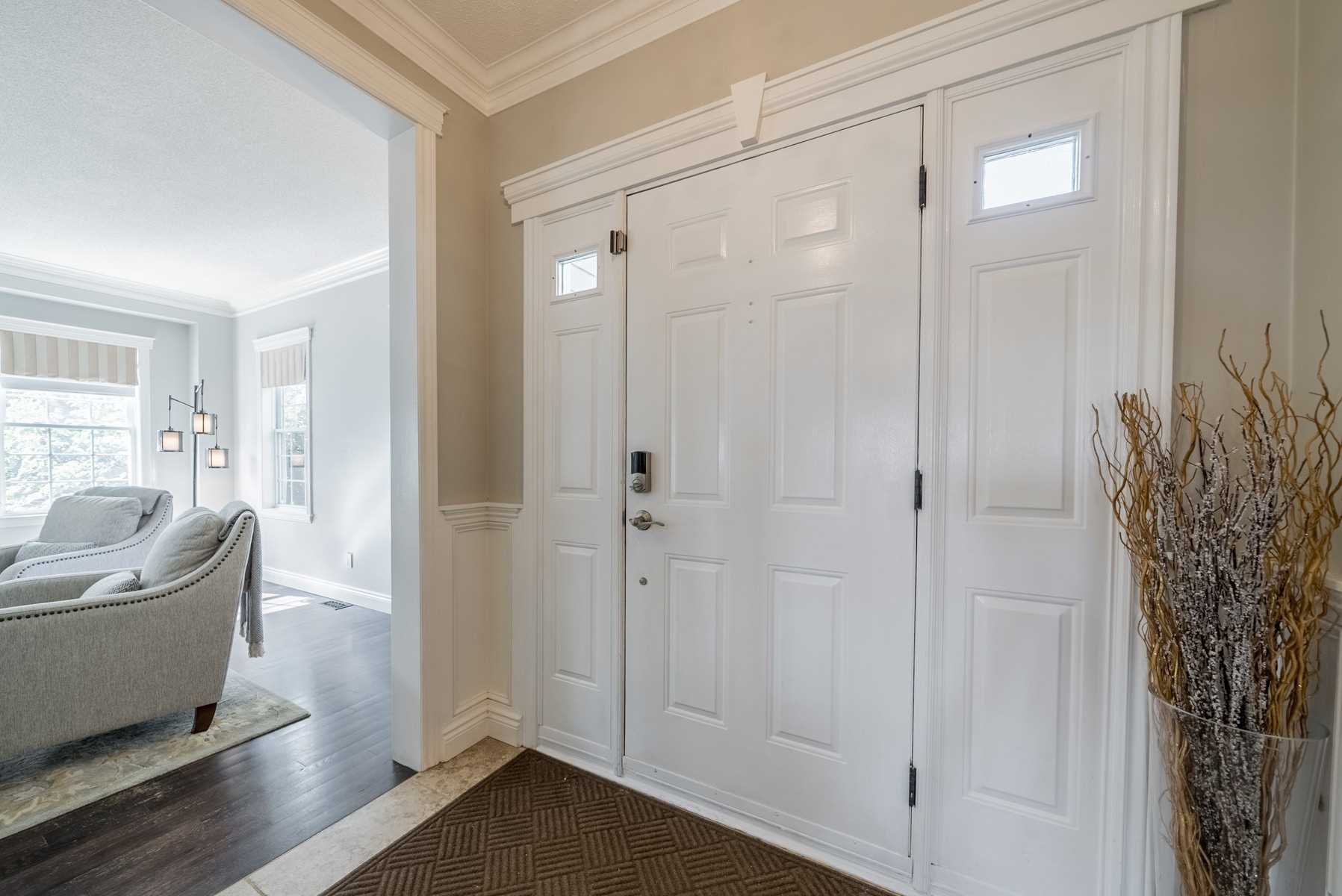 93 Raglan Rd W