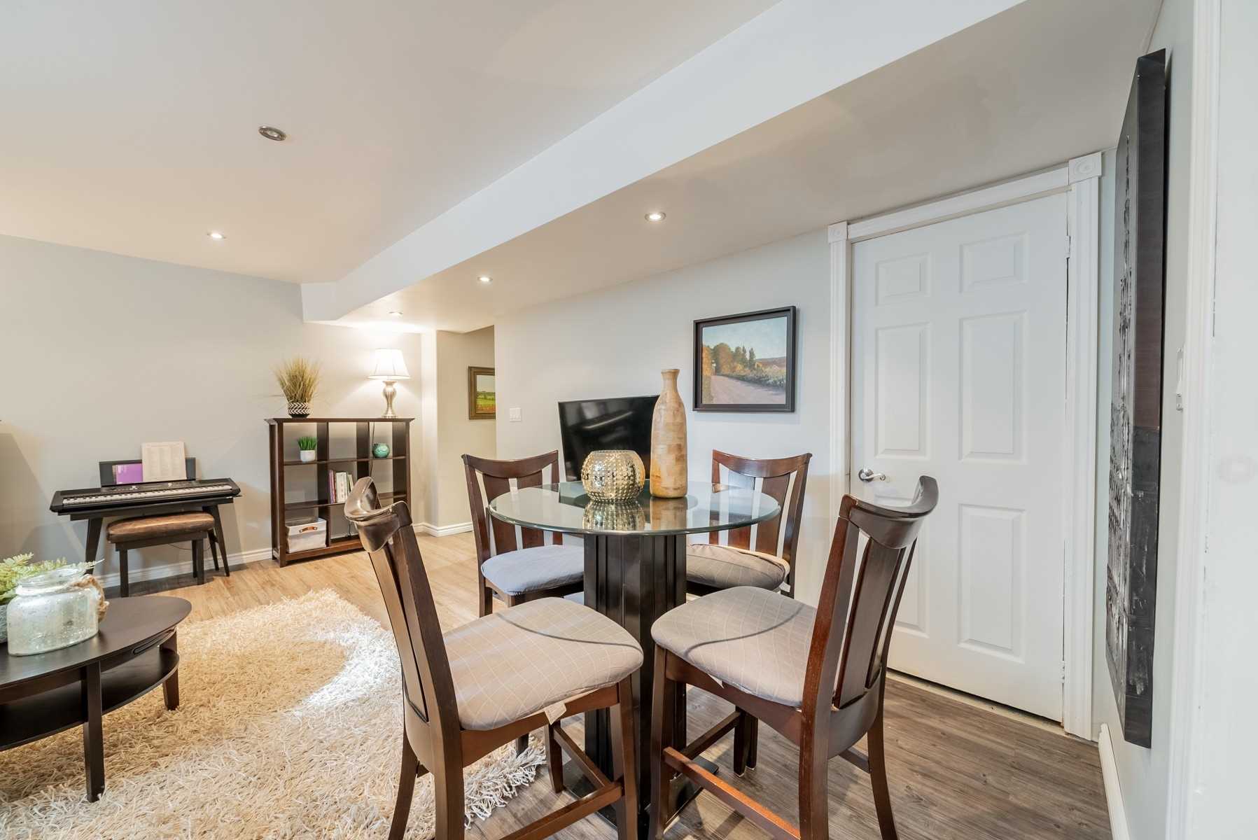 93 Raglan Rd W