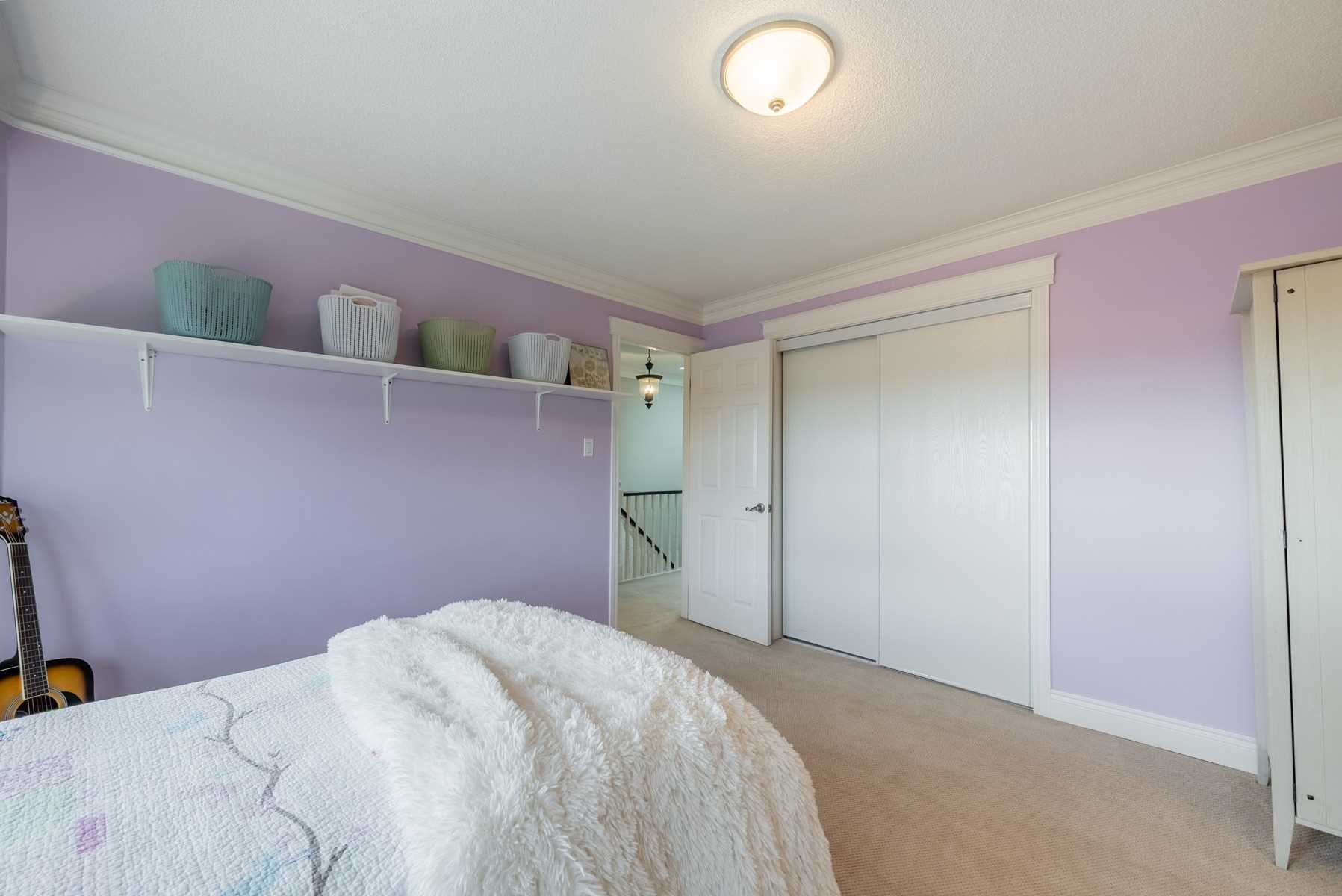 93 Raglan Rd W