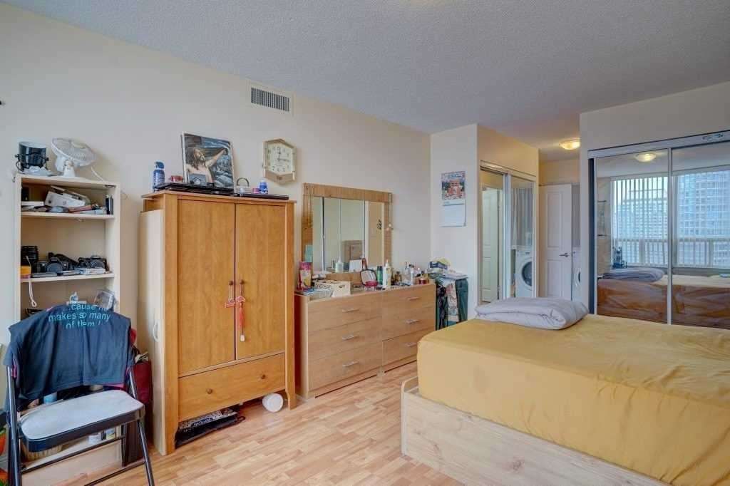88 Corporate Drive, #1617
