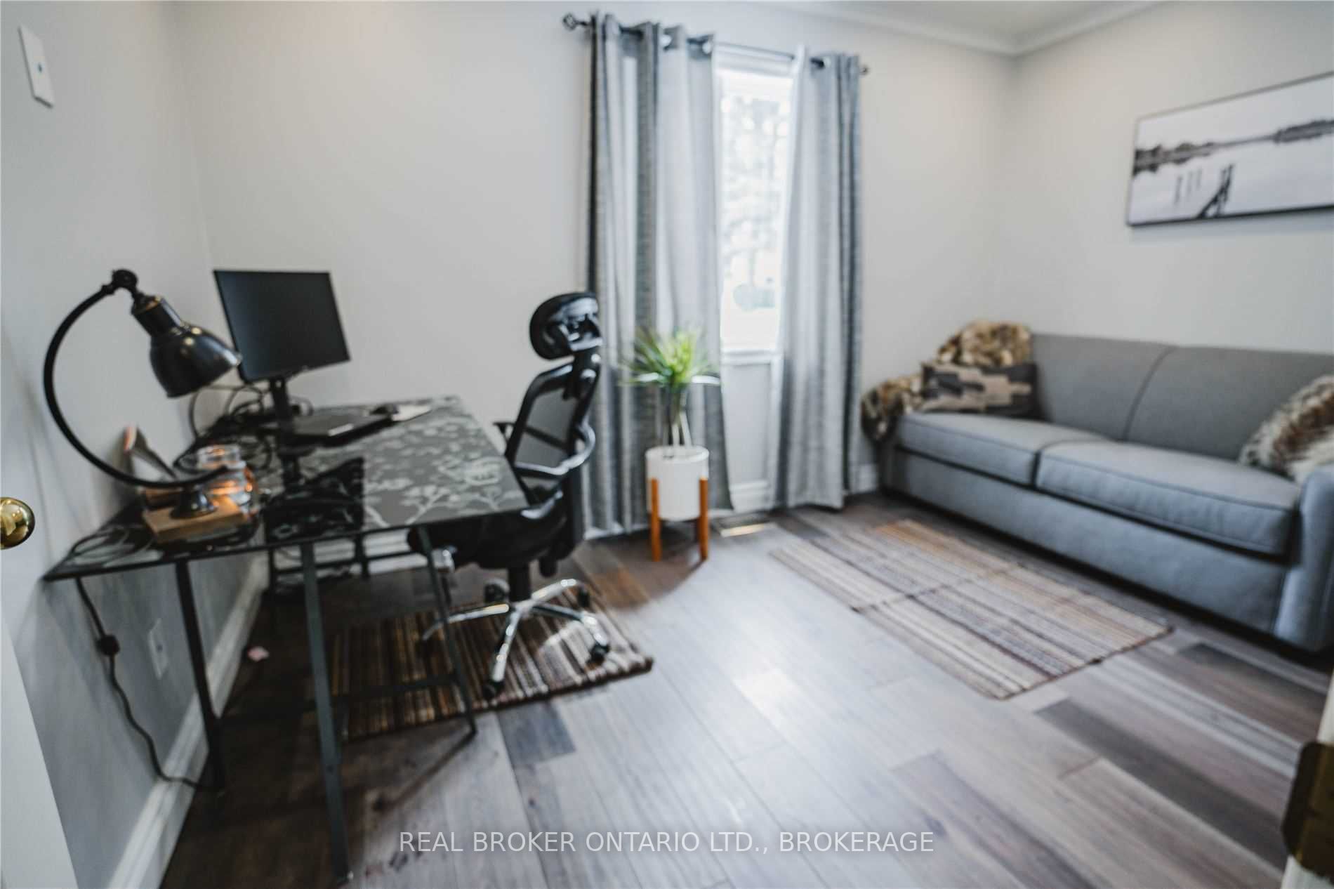 97 Ambleside Dr