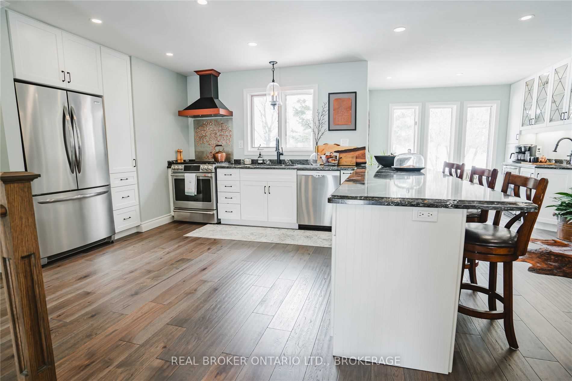 97 Ambleside Dr