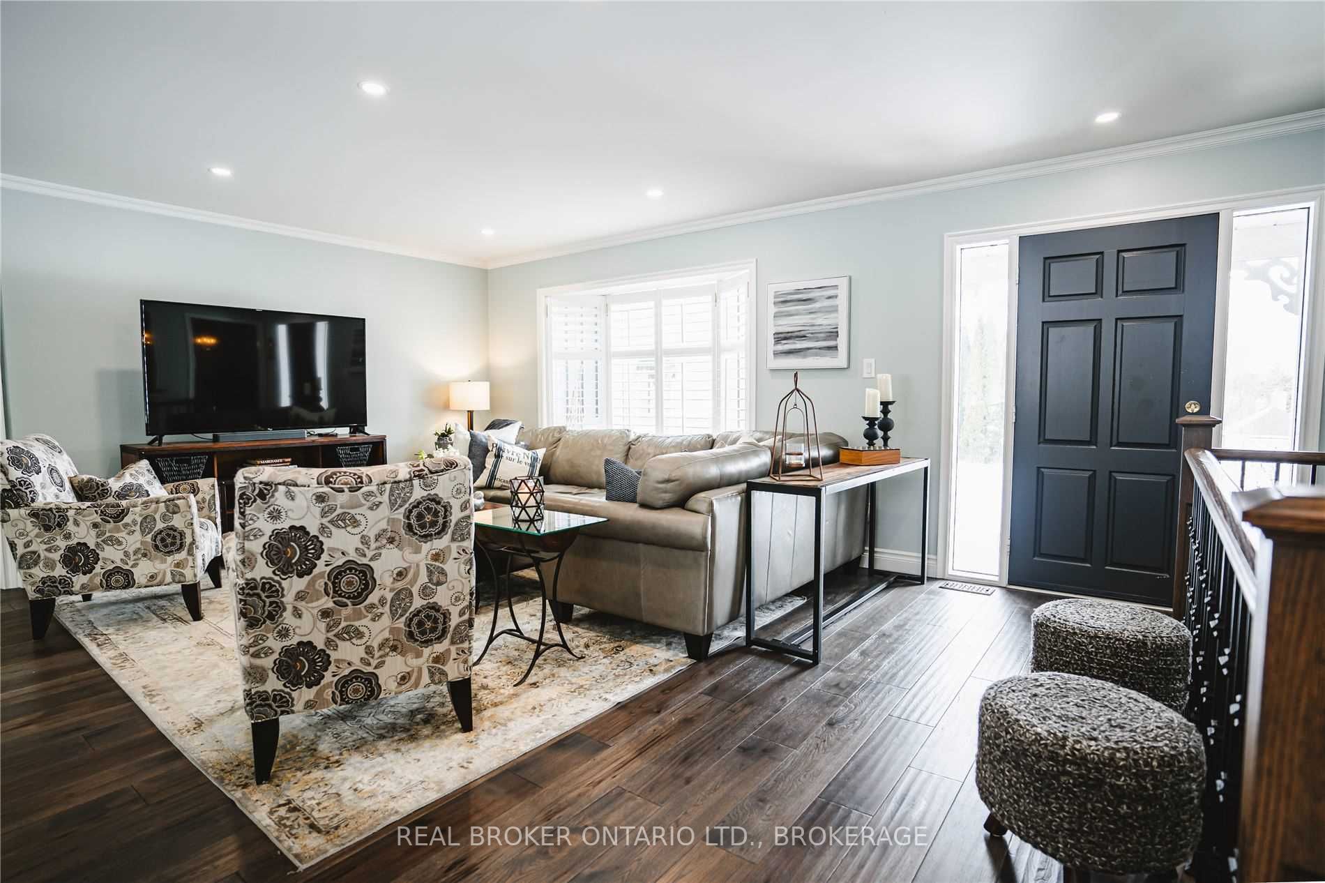97 Ambleside Dr