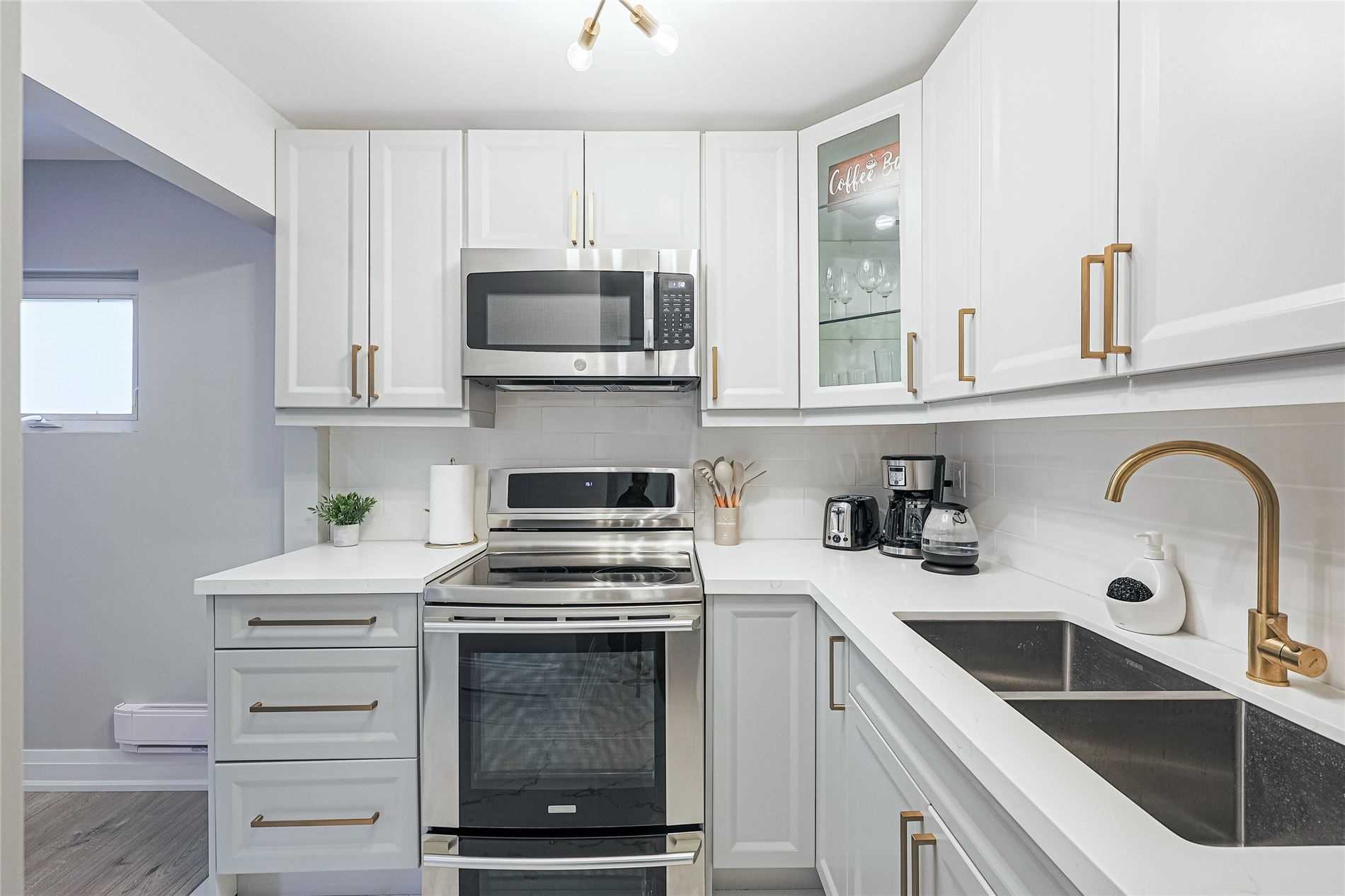 15 Westbrook Ave