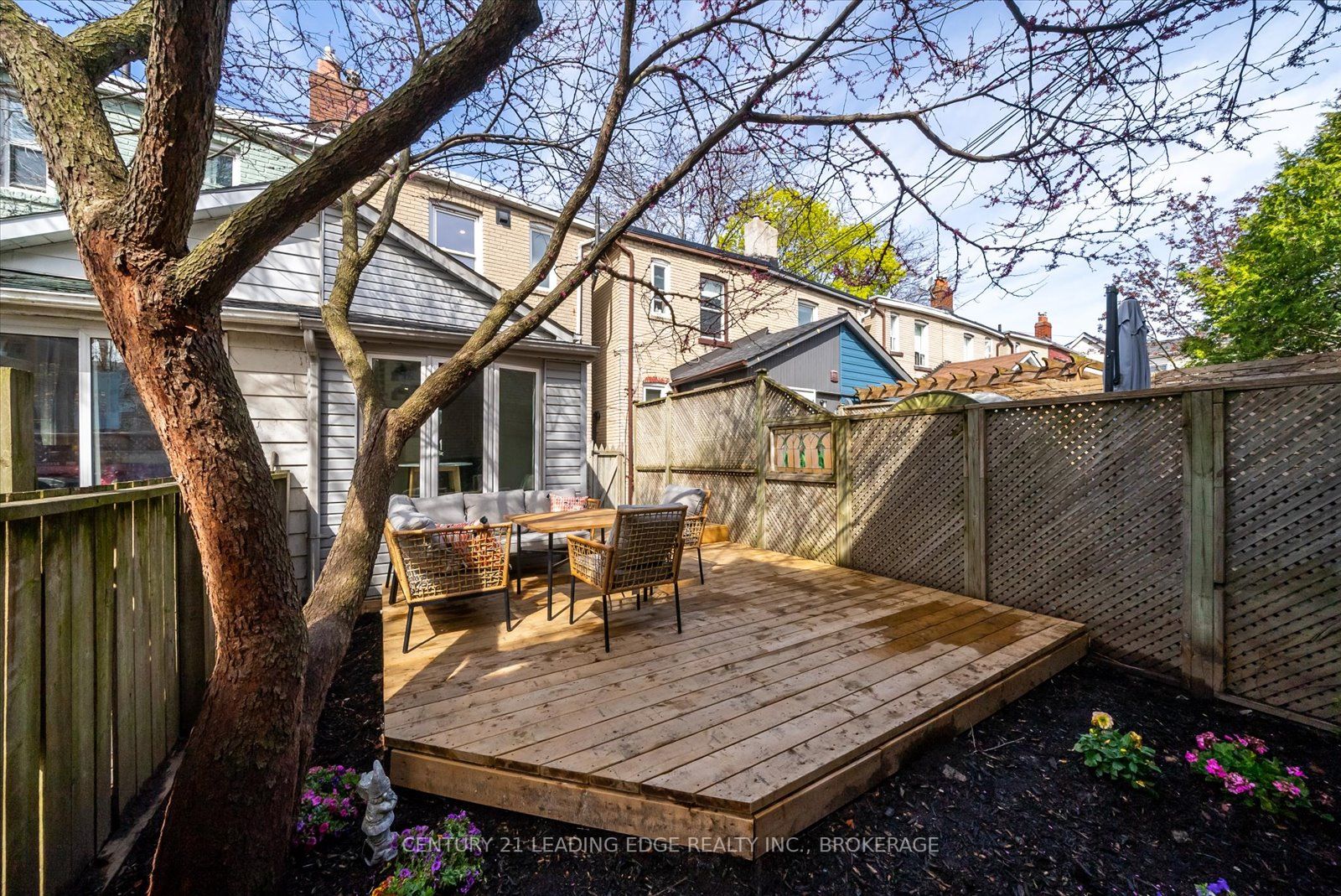 3 Lockwood Rd