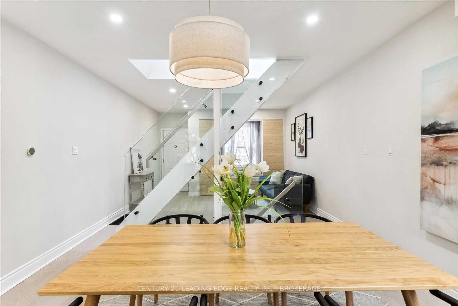 3 Lockwood Rd