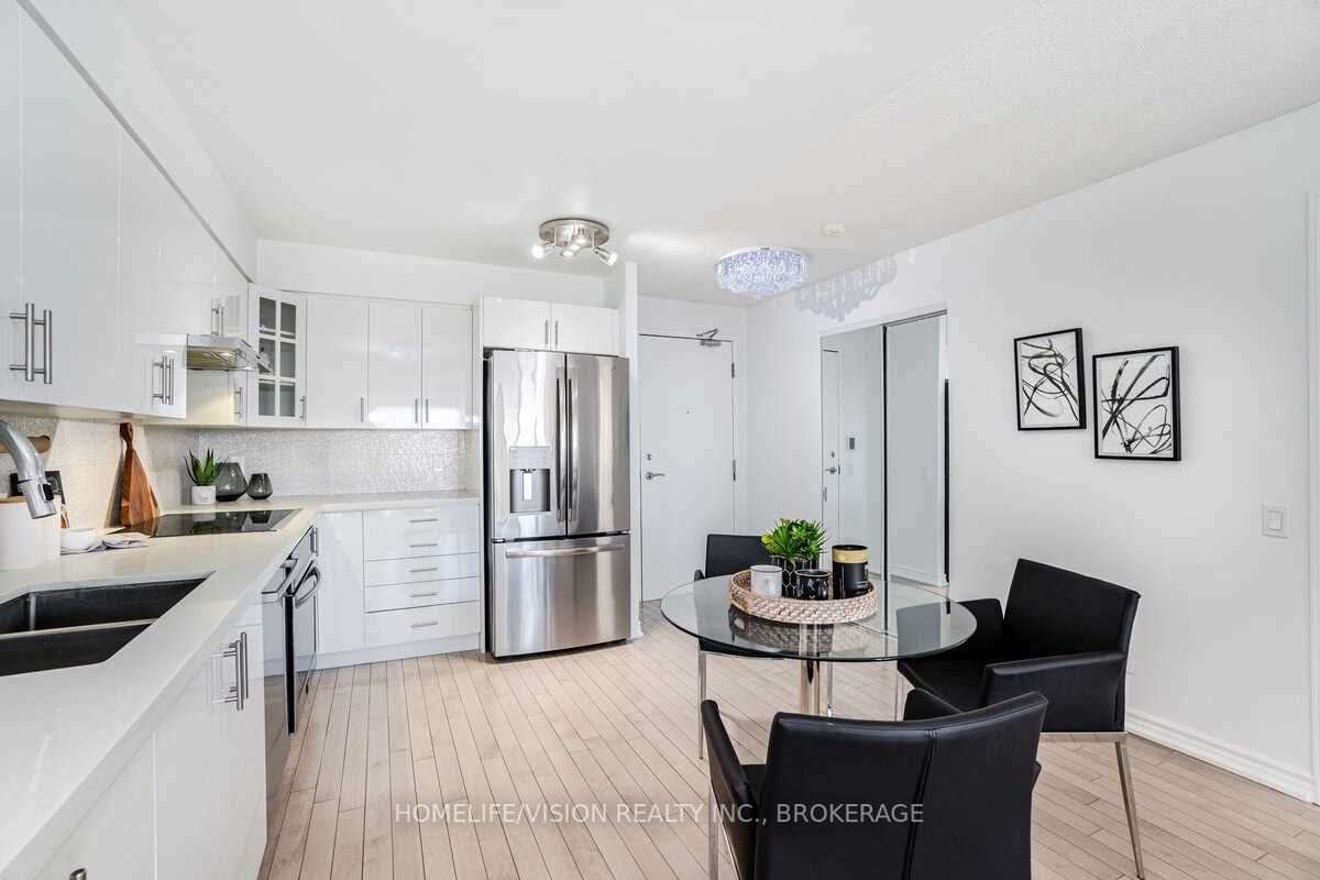 8 Mondeo Dr, #1521