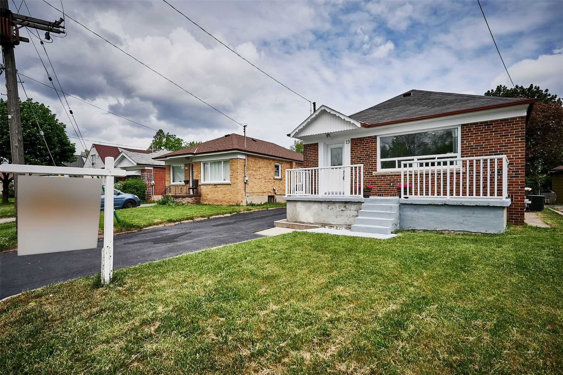 19 Lynvalley Crescent