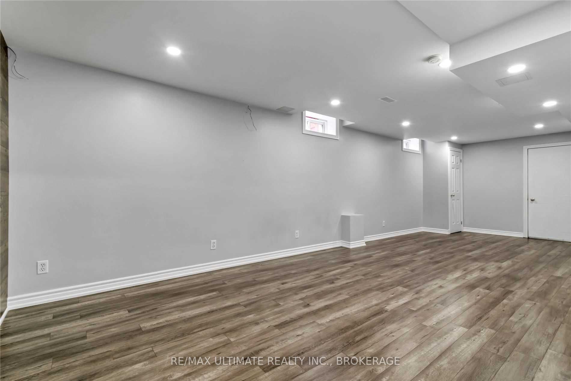 1376 Trowbridge Drive