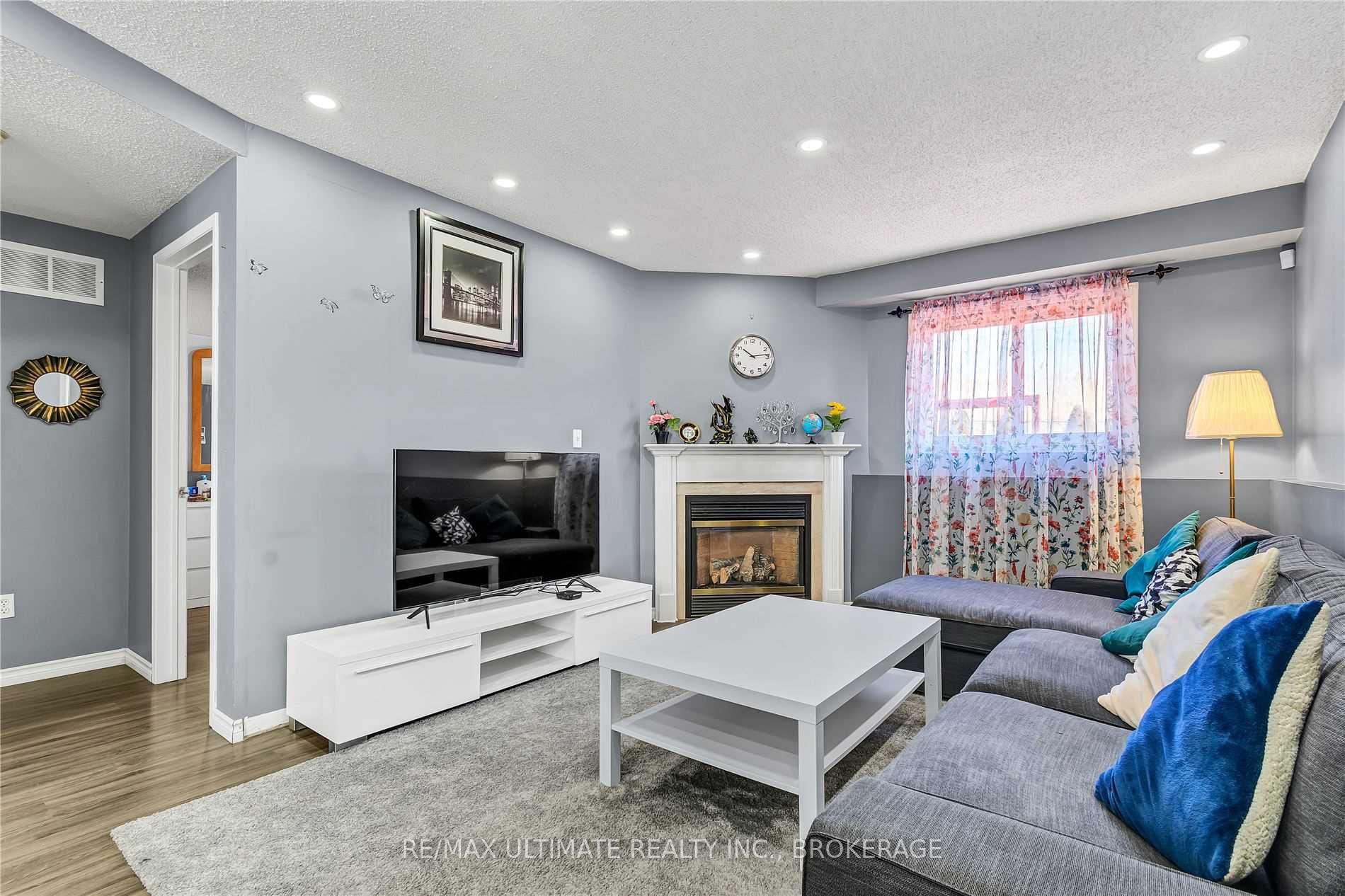 1376 Trowbridge Drive