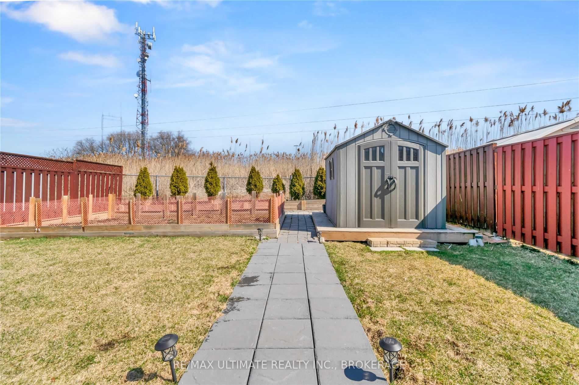 1376 Trowbridge Drive