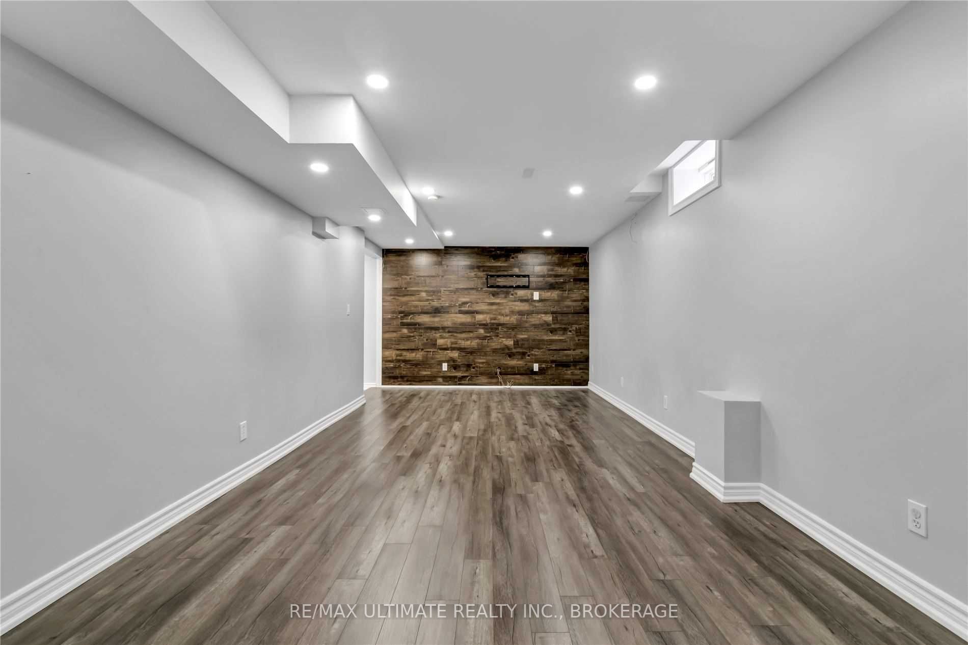 1376 Trowbridge Drive