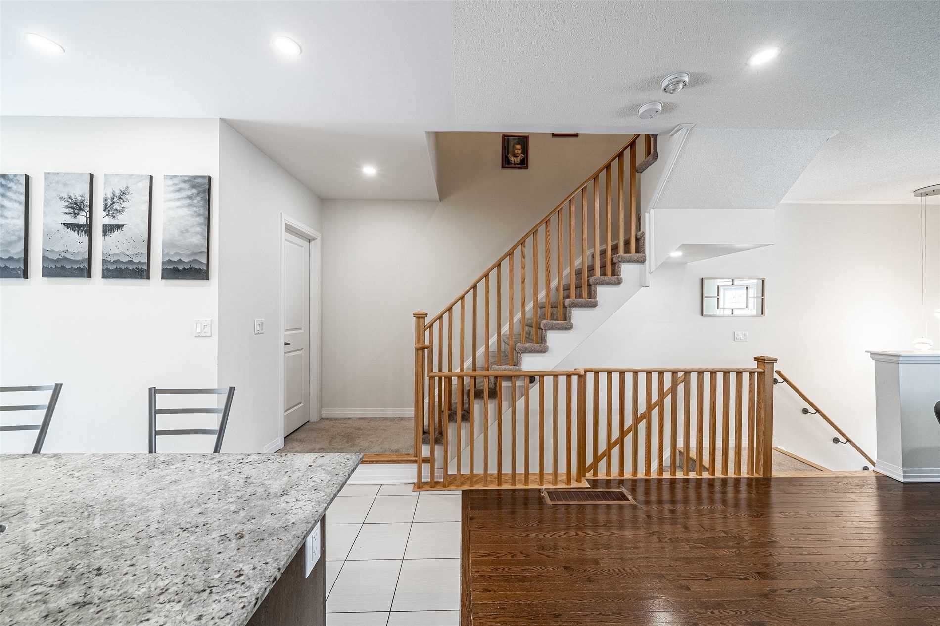 210 London Lane