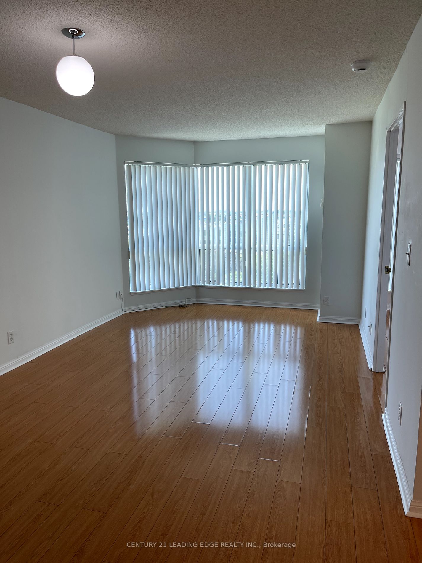 11 Lee Centre Dr, #708