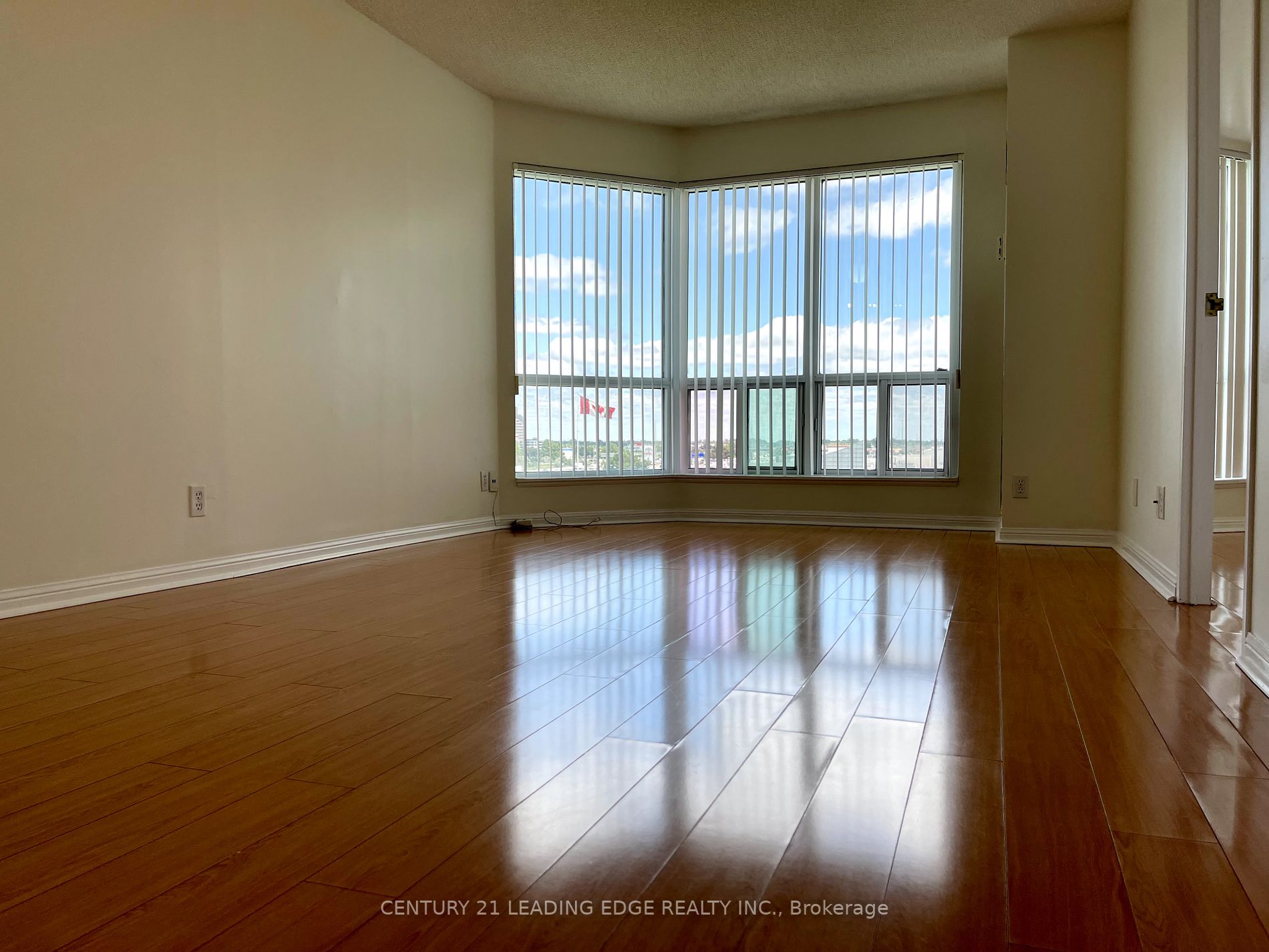 11 Lee Centre Dr, #708