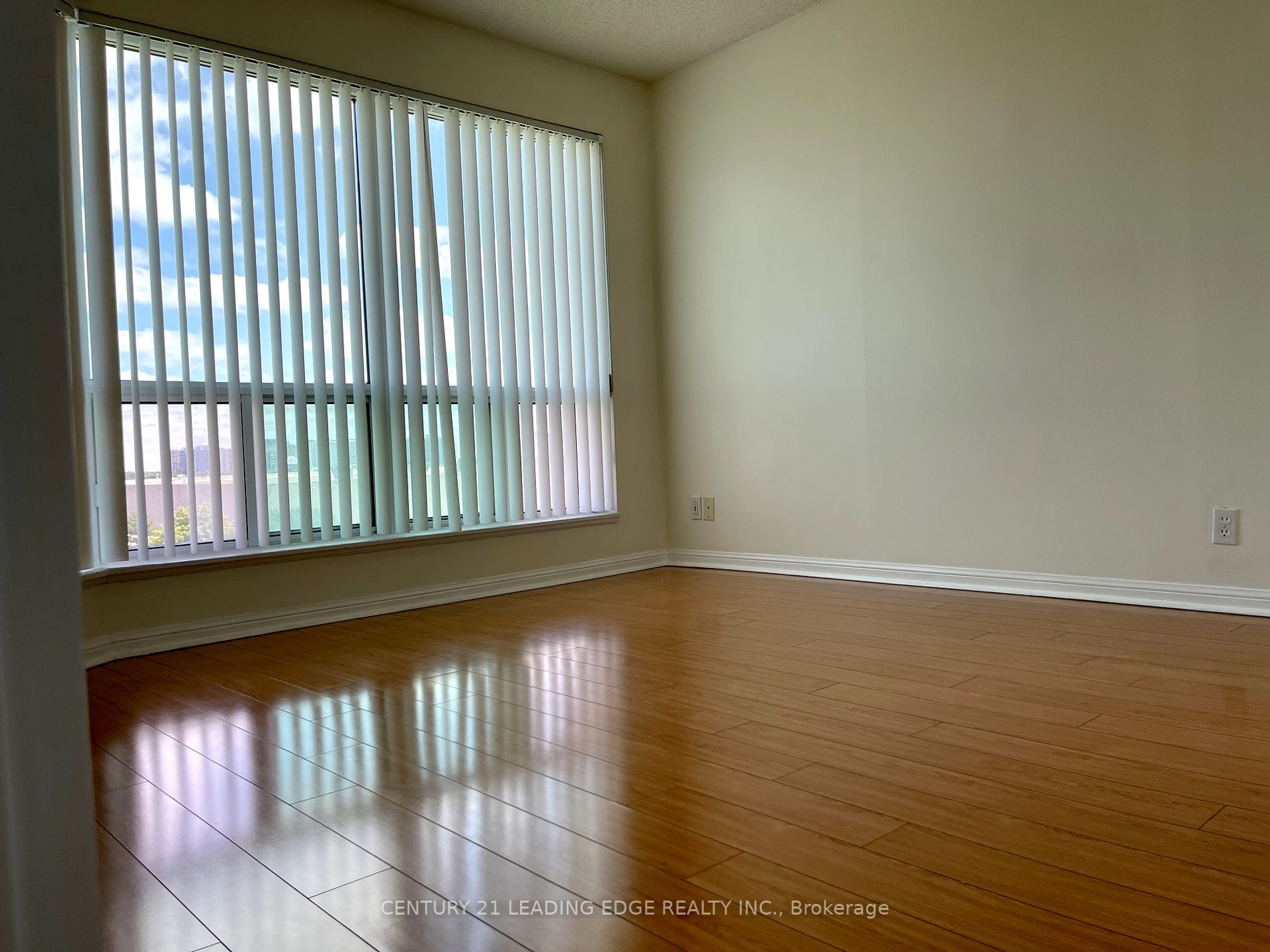 11 Lee Centre Dr, #708