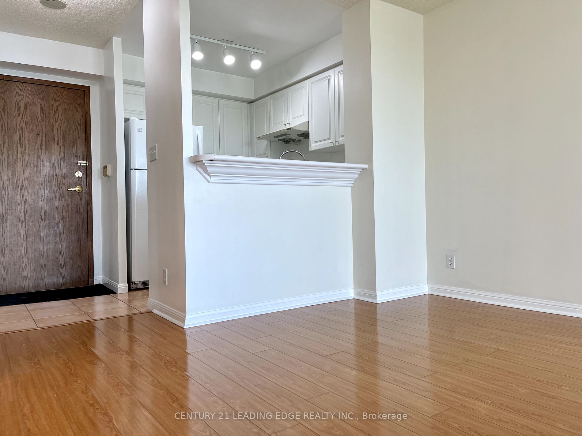 11 Lee Centre Dr, #708