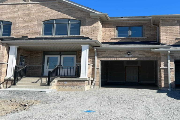 8 Littlewood Dr, Whitby