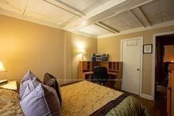 662 Raglan Road W