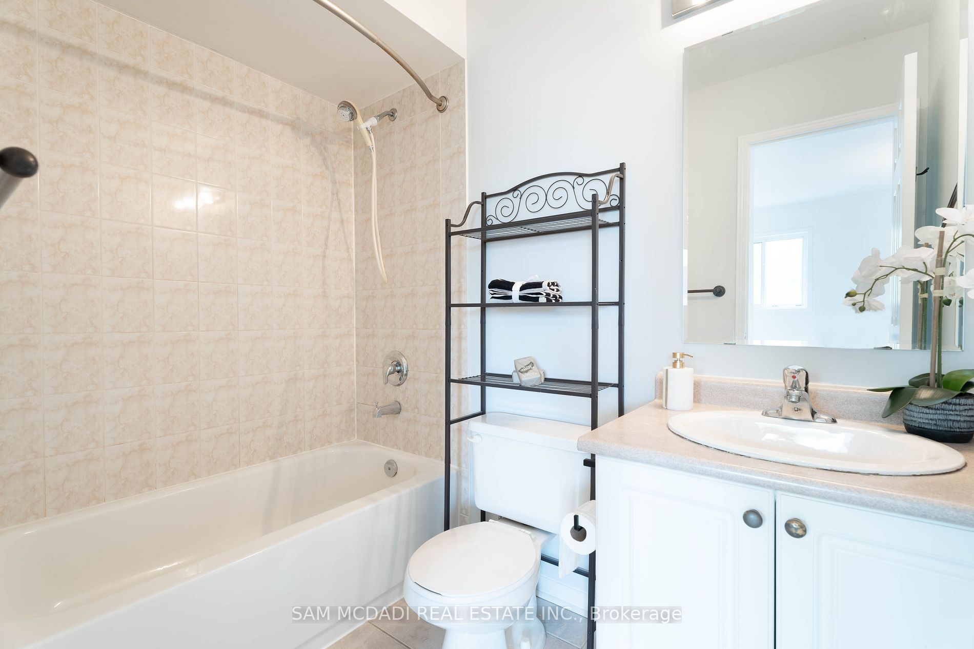 Listing E6032000 - Large Photo # 15