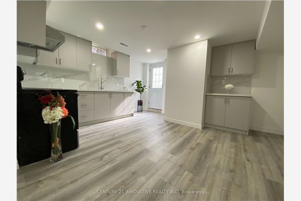 75 Lafayette Blvd, Whitby