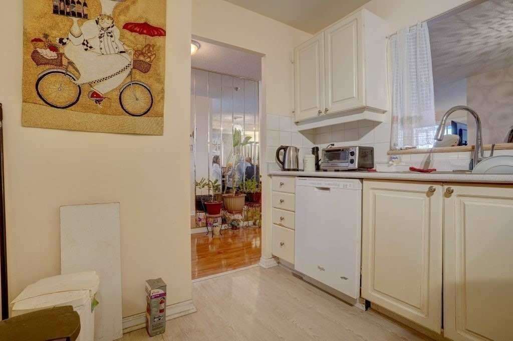 88 Corporate Dr, #1617