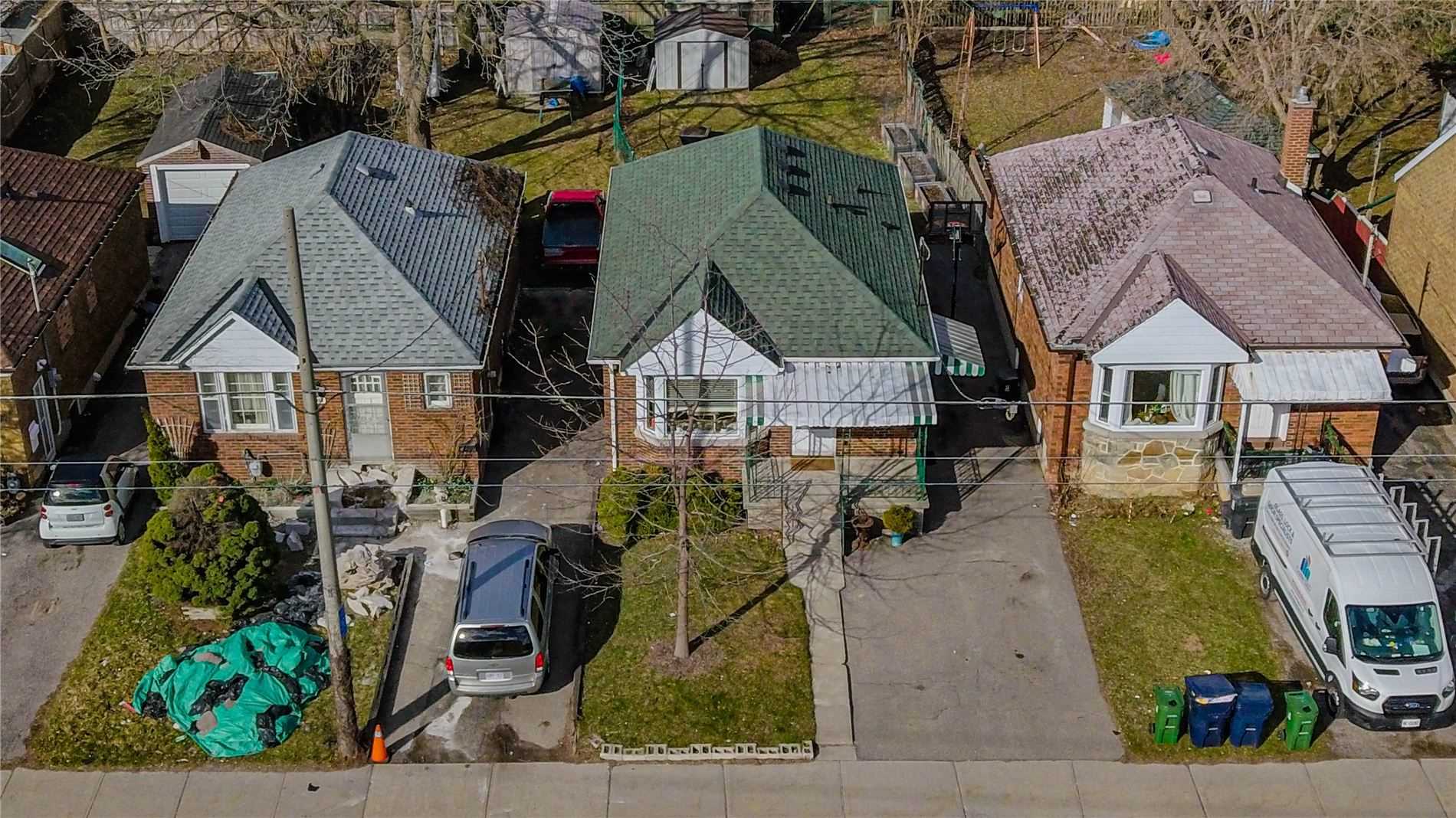 1360 Woodbine Avenue