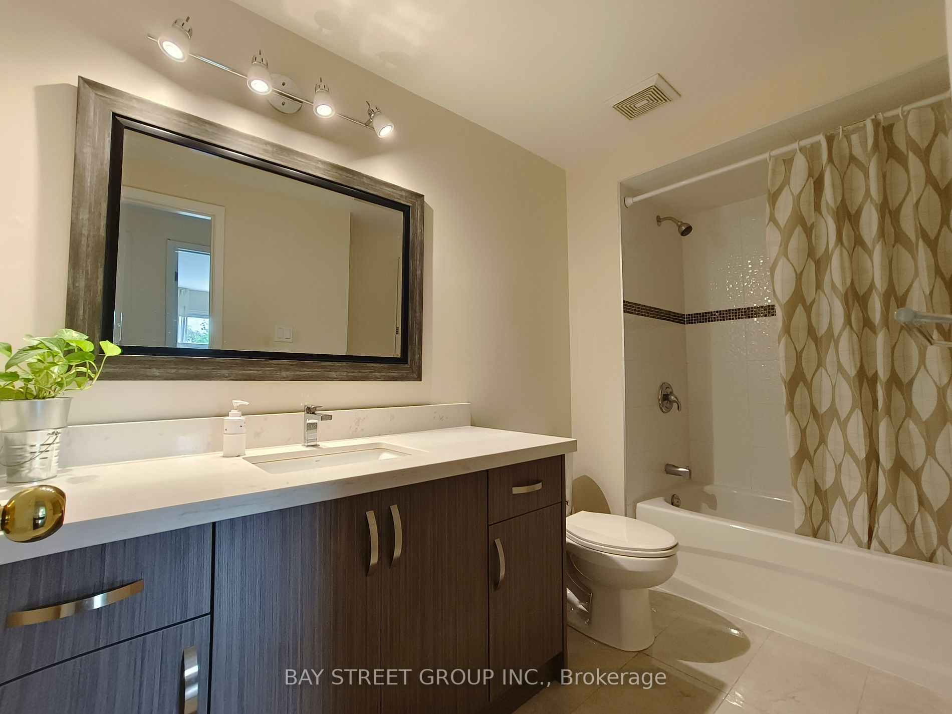 2020 Pharmacy Ave, #10