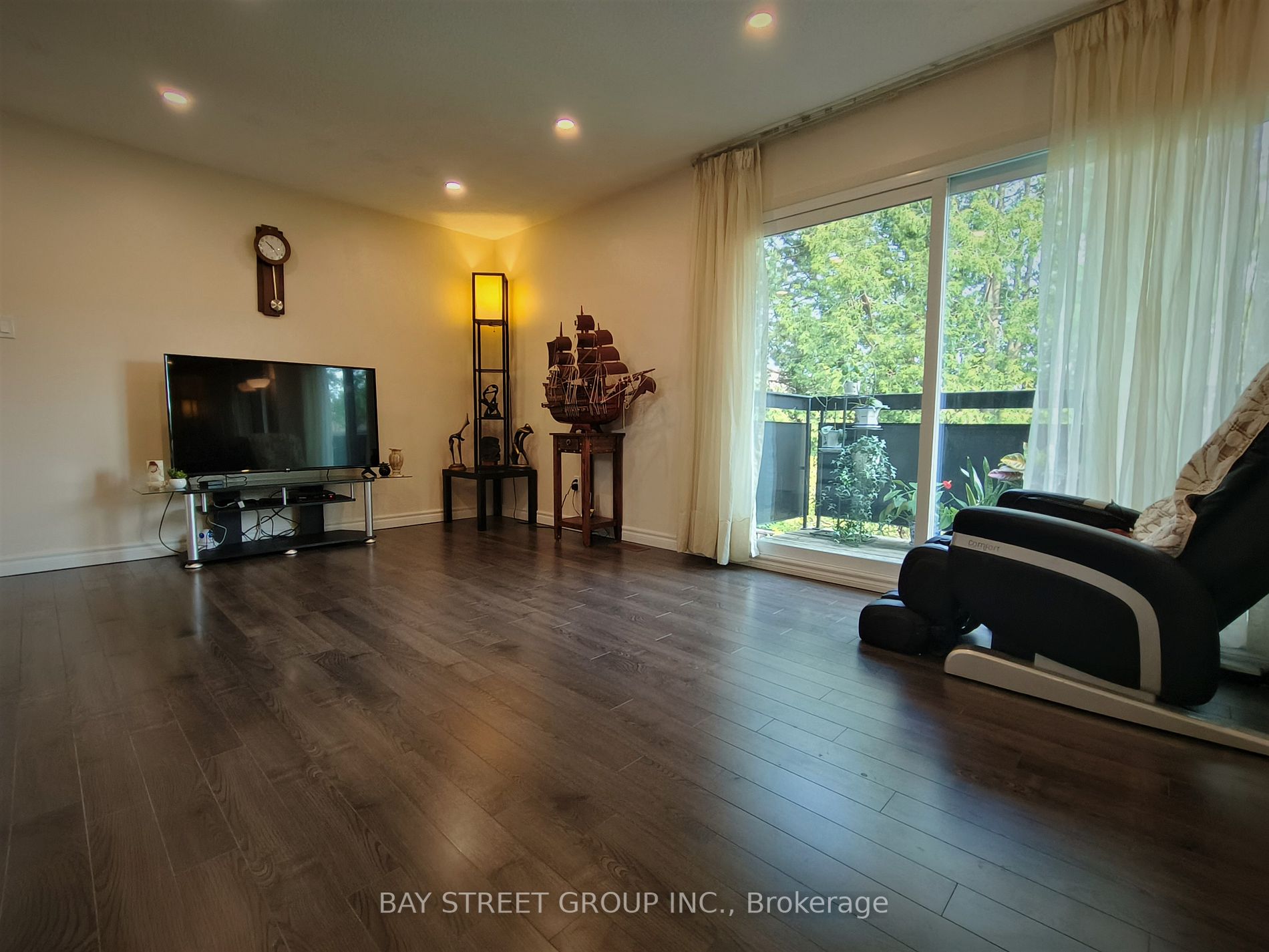 2020 Pharmacy Ave, #10