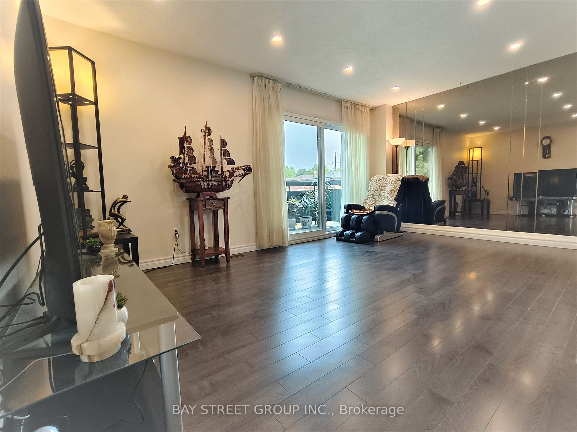 2020 Pharmacy Ave, #10