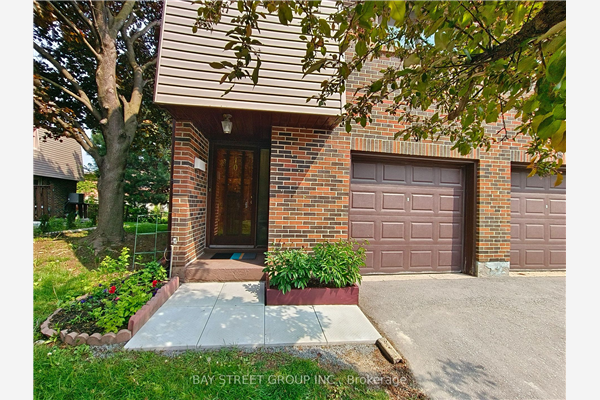 2020 Pharmacy Ave, Toronto