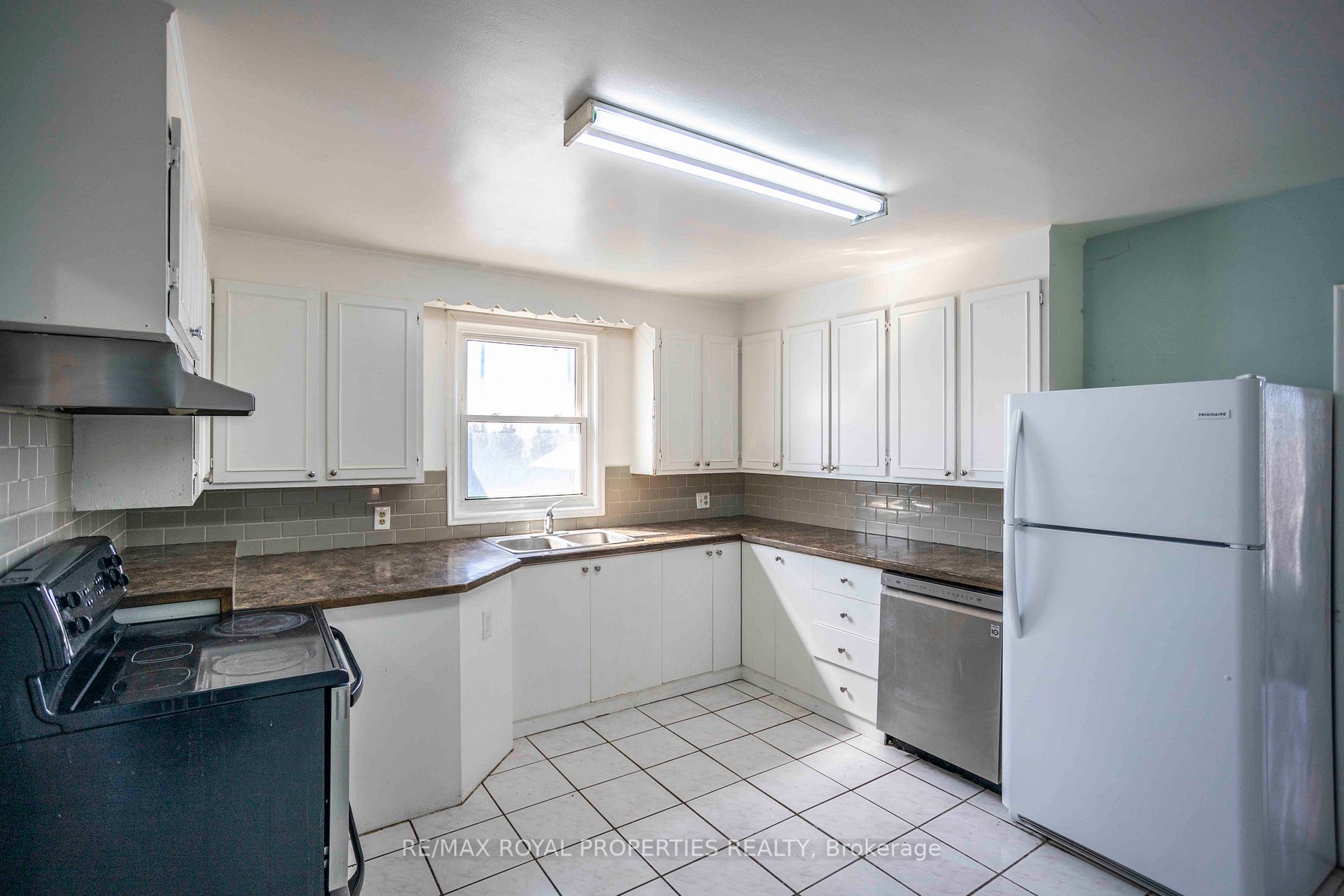 Listing E6037104 - Large Photo # 32