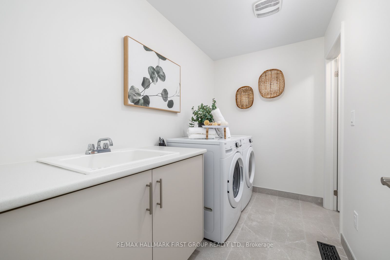 Listing E6037900 - Large Photo # 27