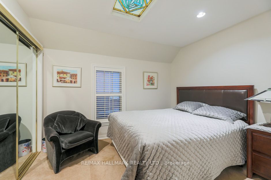 93 Silver Birch Ave