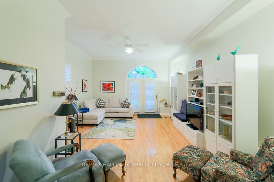 93 Silver Birch Ave