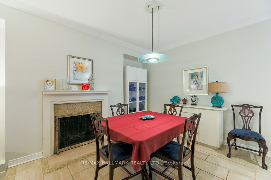 93 Silver Birch Ave
