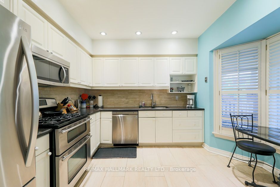 93 Silver Birch Ave
