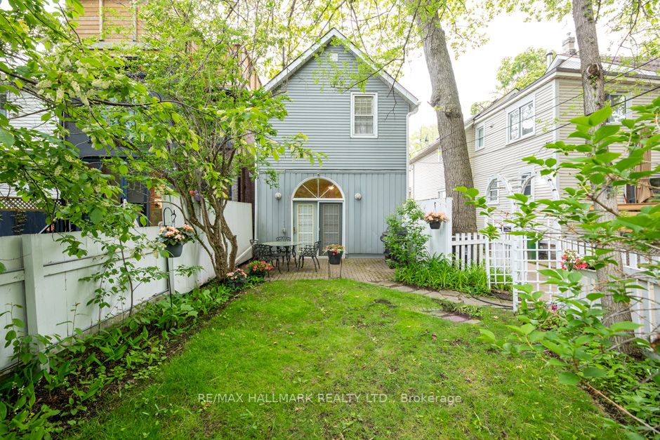 93 Silver Birch Ave