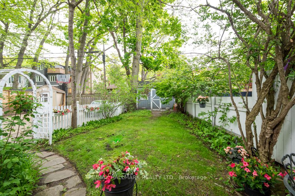 93 Silver Birch Ave