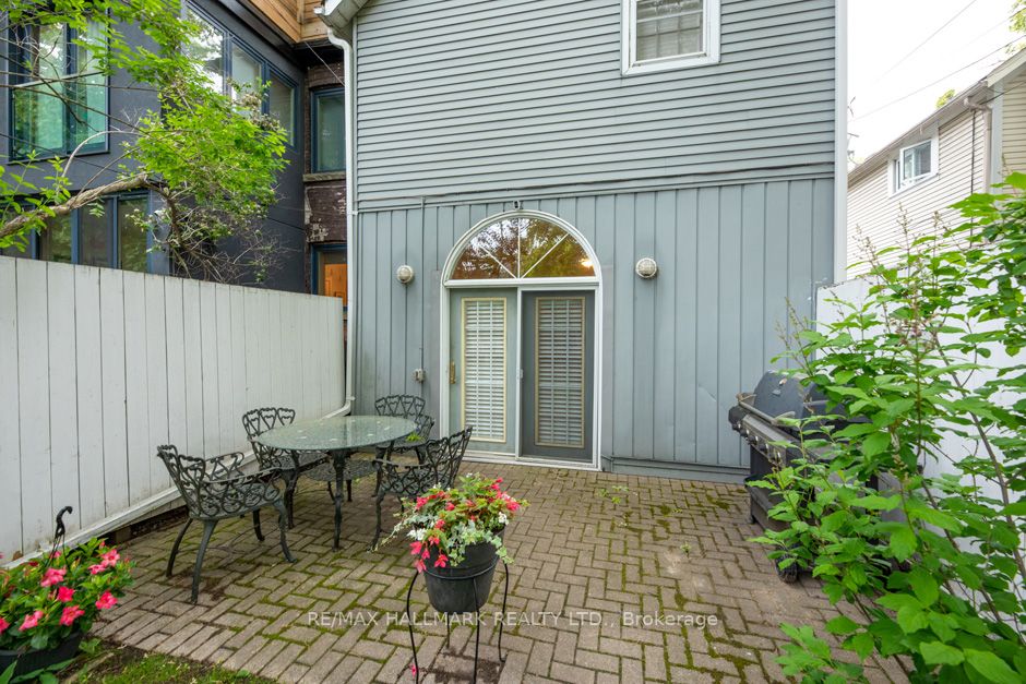 93 Silver Birch Ave