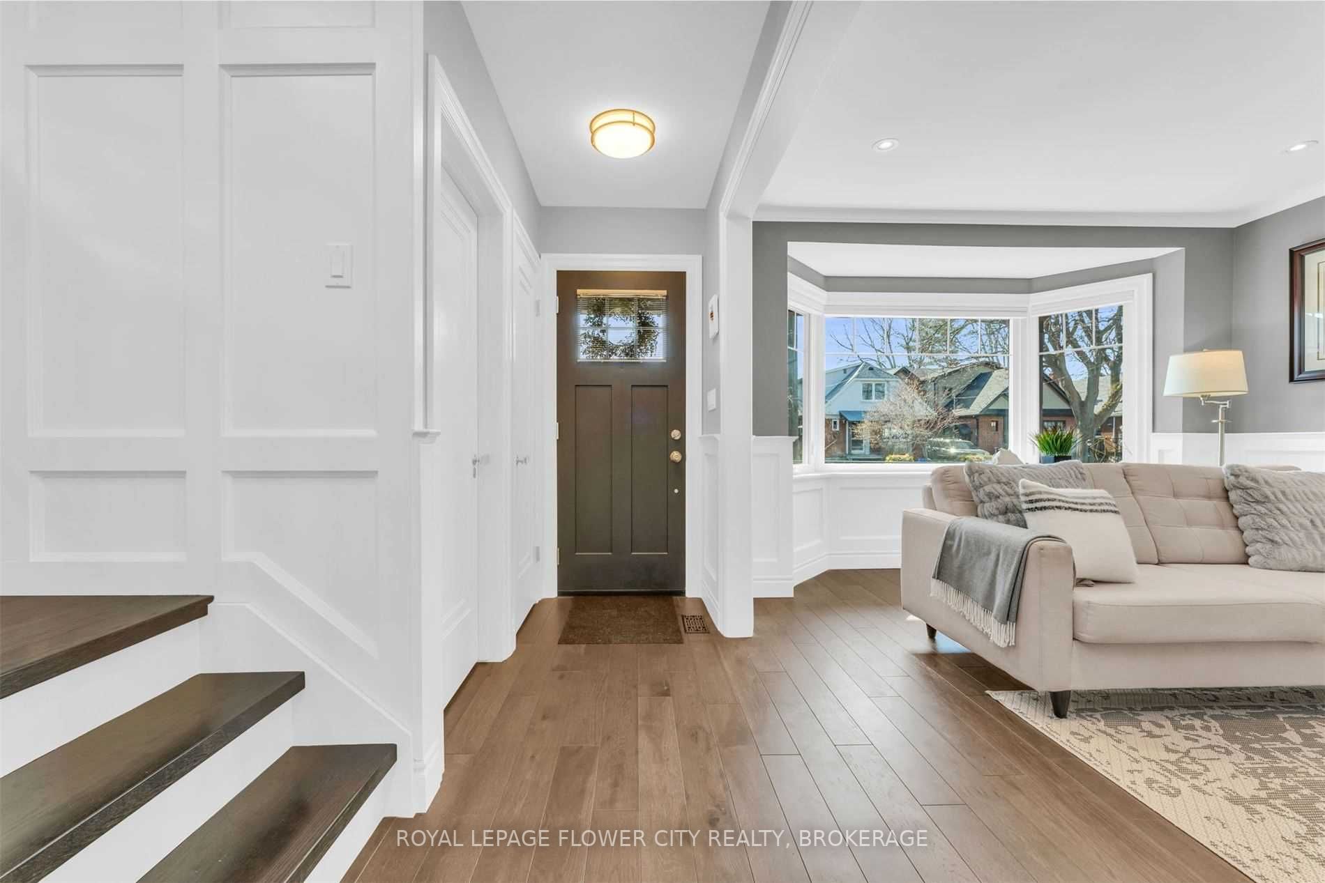 33 Norlong Boulevard