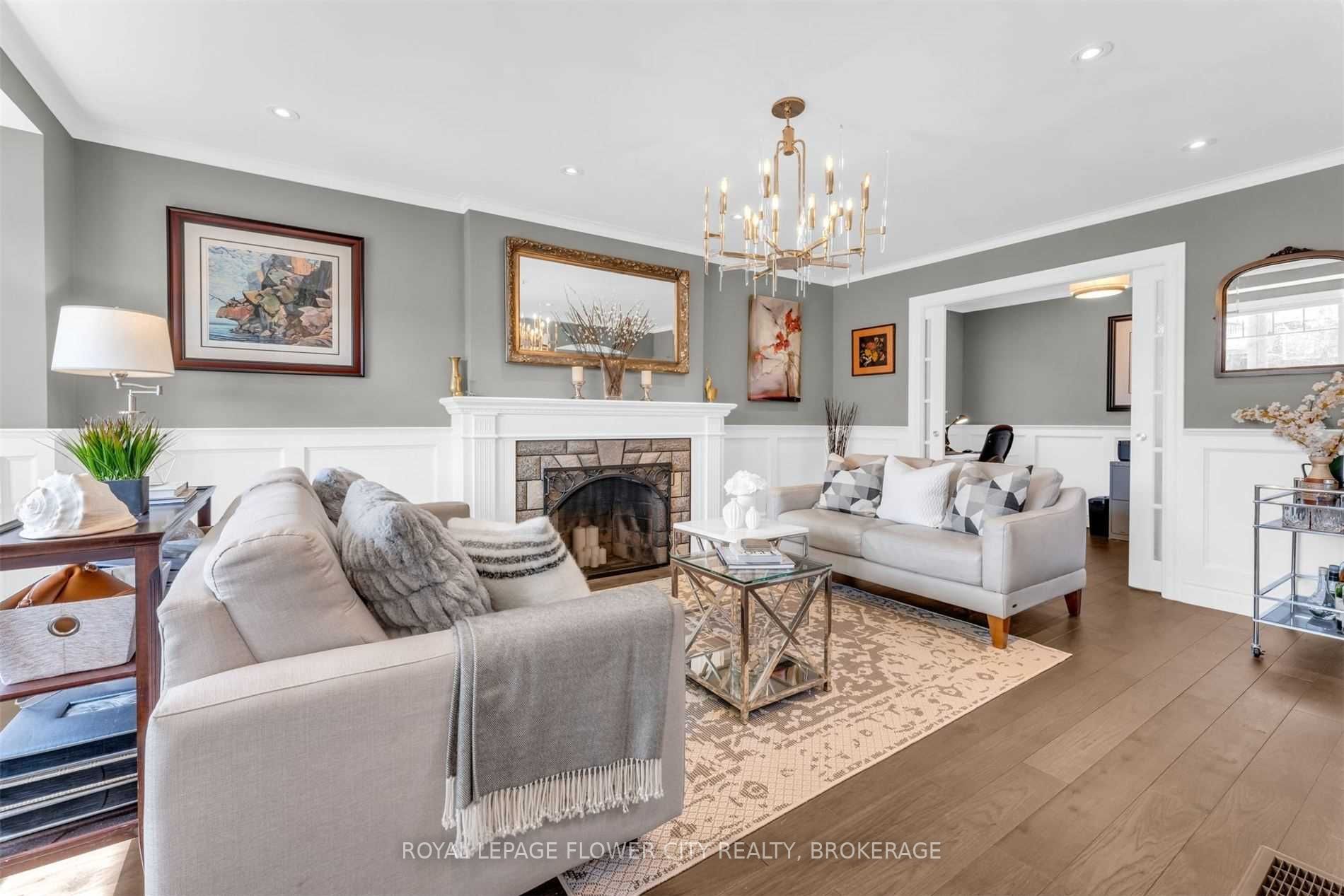 33 Norlong Boulevard