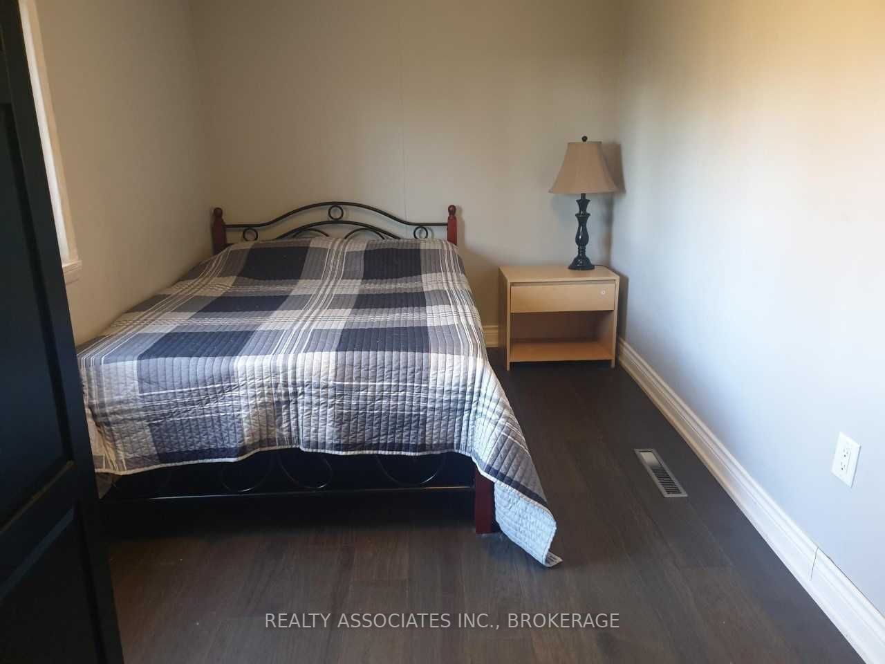 36 Amiens Road