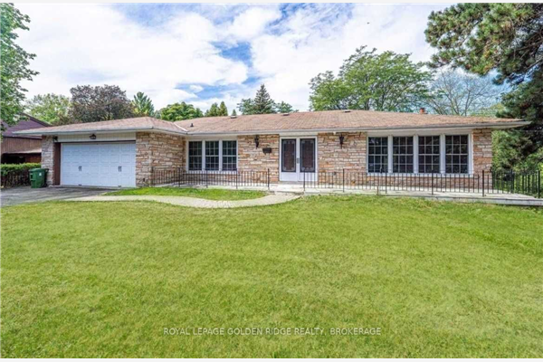 82 Cedar Brae Blvd