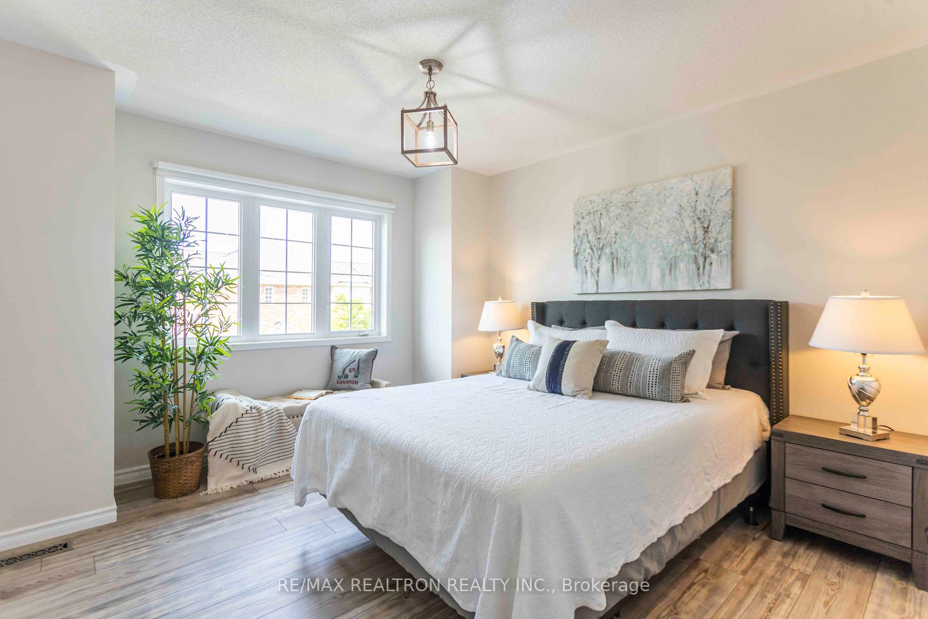 37 Angier Cres