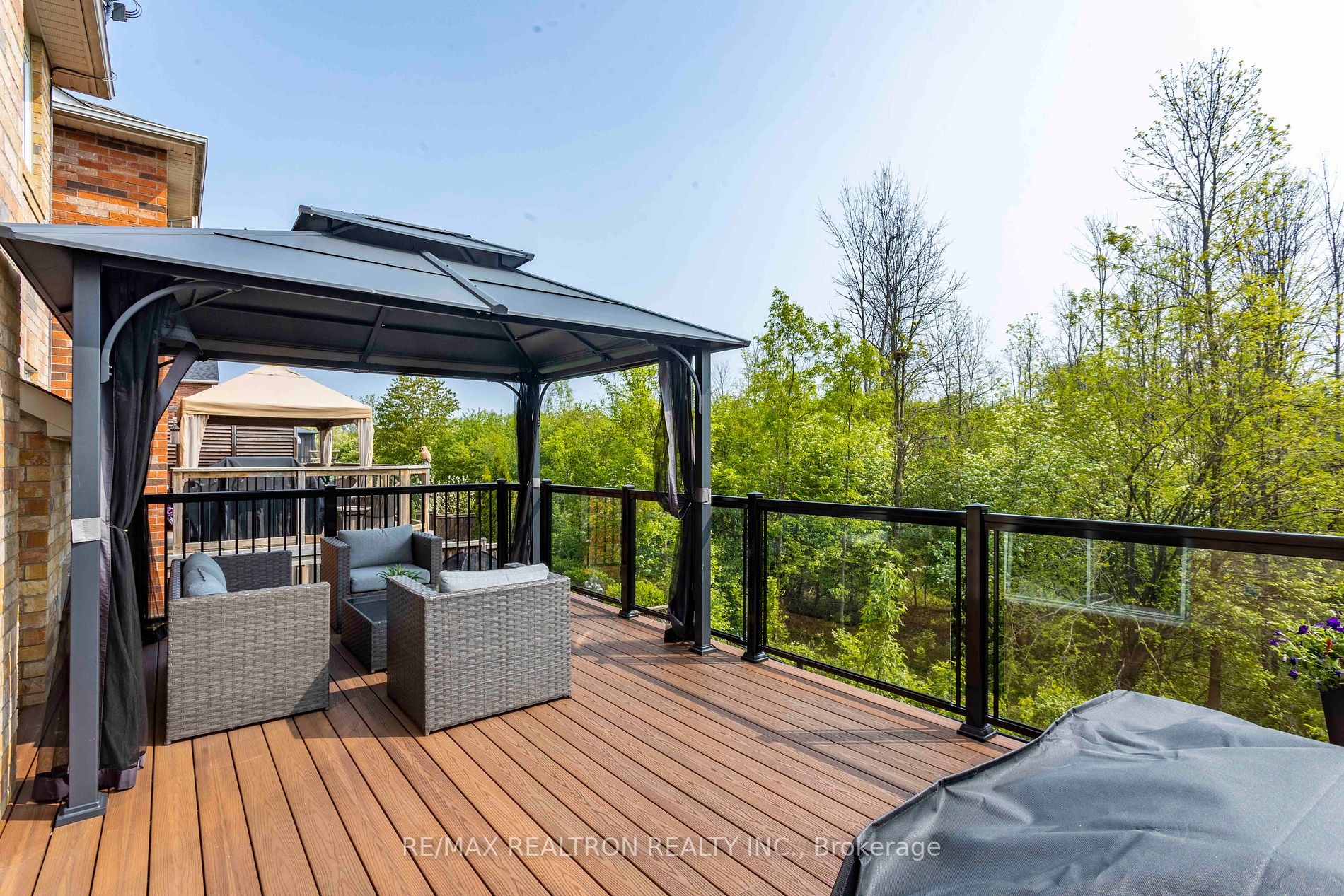 37 Angier Cres